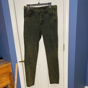 Signature Studio Women's Acid Wash Stretch